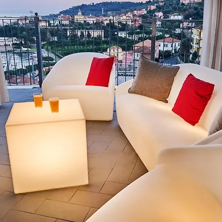 Wonderful Sea View And Jacuzzi Apartment
