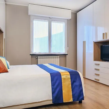 Wonderful Sea View And Jacuzzi مونتيروسّو ال ماري