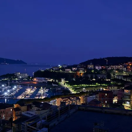 شقة Wonderful Sea View And Jacuzzi مونتيروسّو ال ماري